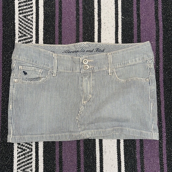Abercrombie & Fitch pinstriped skirt in blue & white size 0 in great condition - Picture 1 of 9